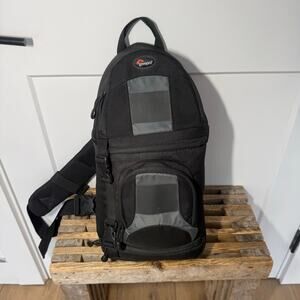 Lowepro Slingshot 100 AW Camera Over The Shoulder Photography Sling Bag. Casual